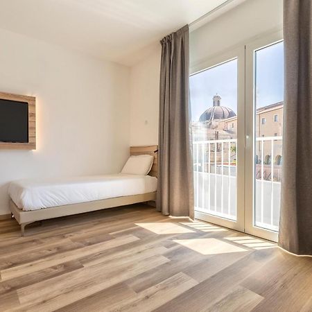 B&B Hotel Сасари Екстериор снимка