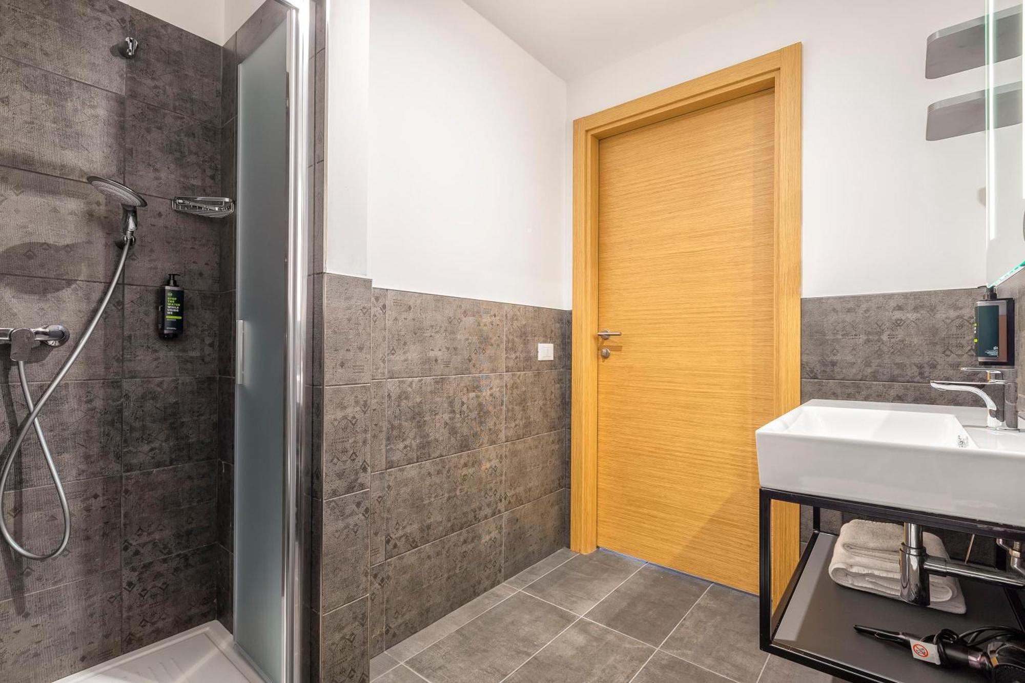 B&B Hotel Сасари Екстериор снимка