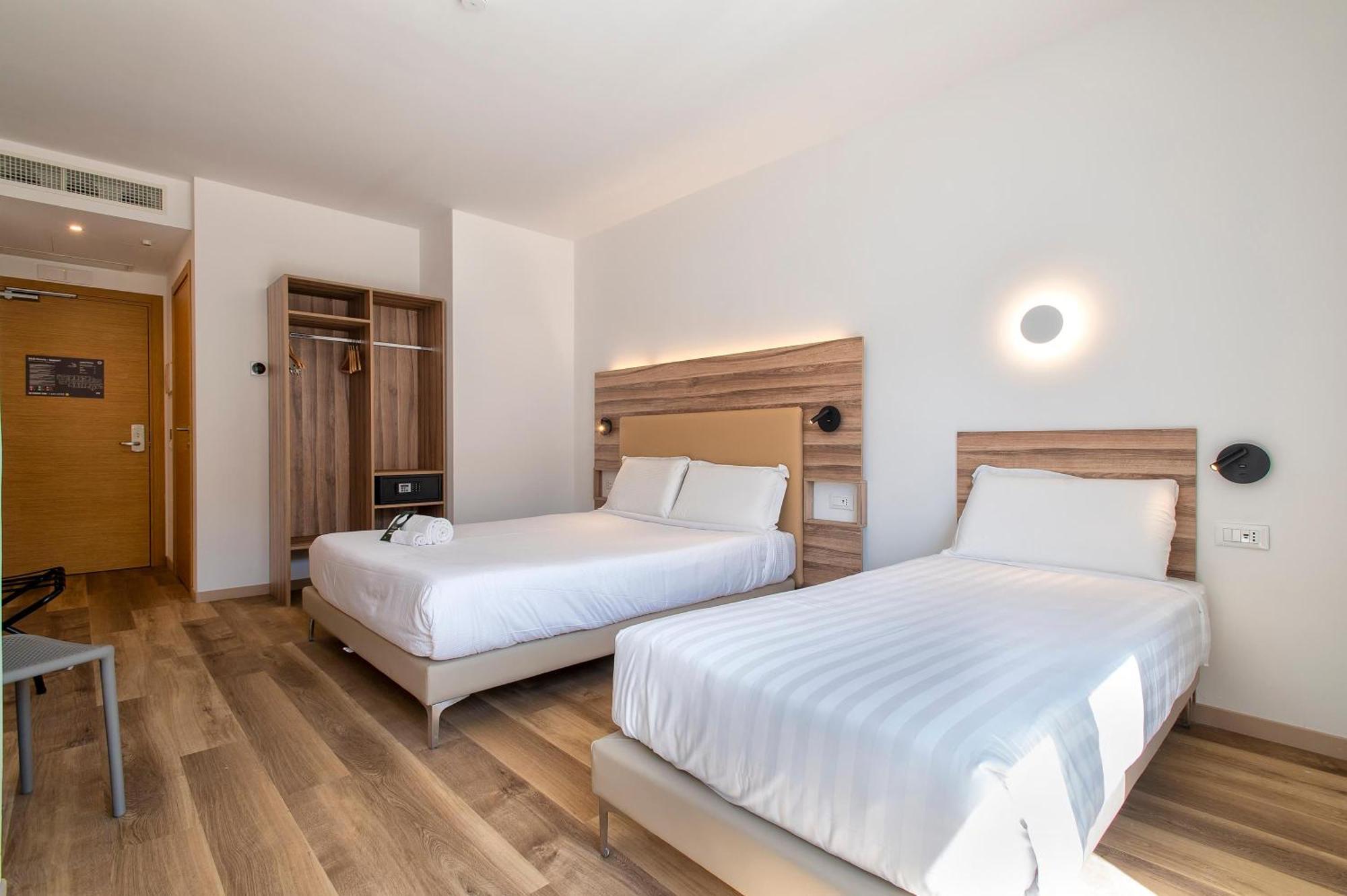 B&B Hotel Сасари Екстериор снимка