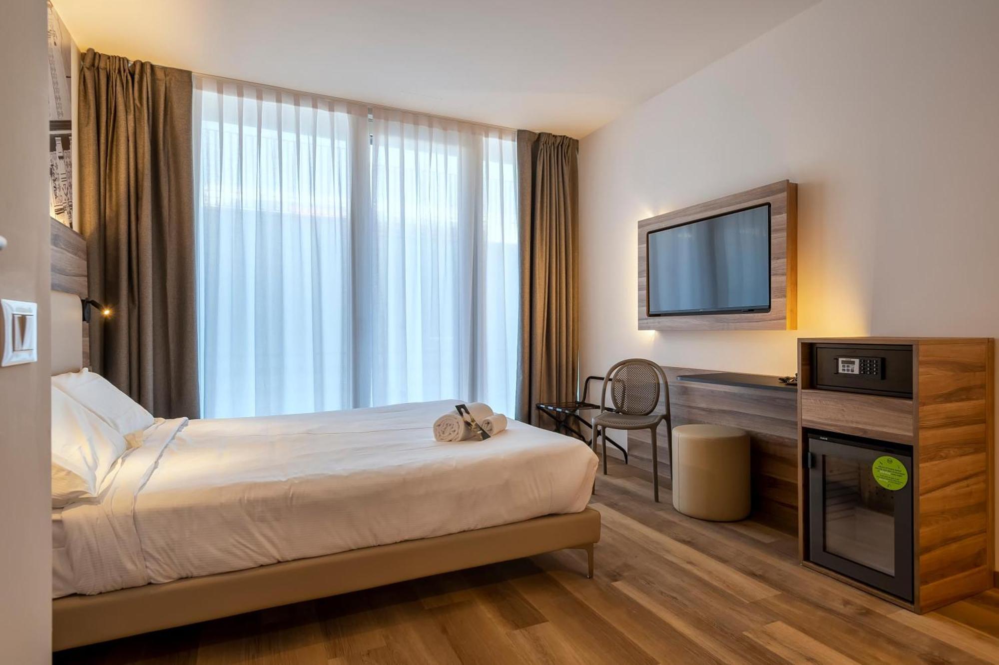B&B Hotel Сасари Екстериор снимка